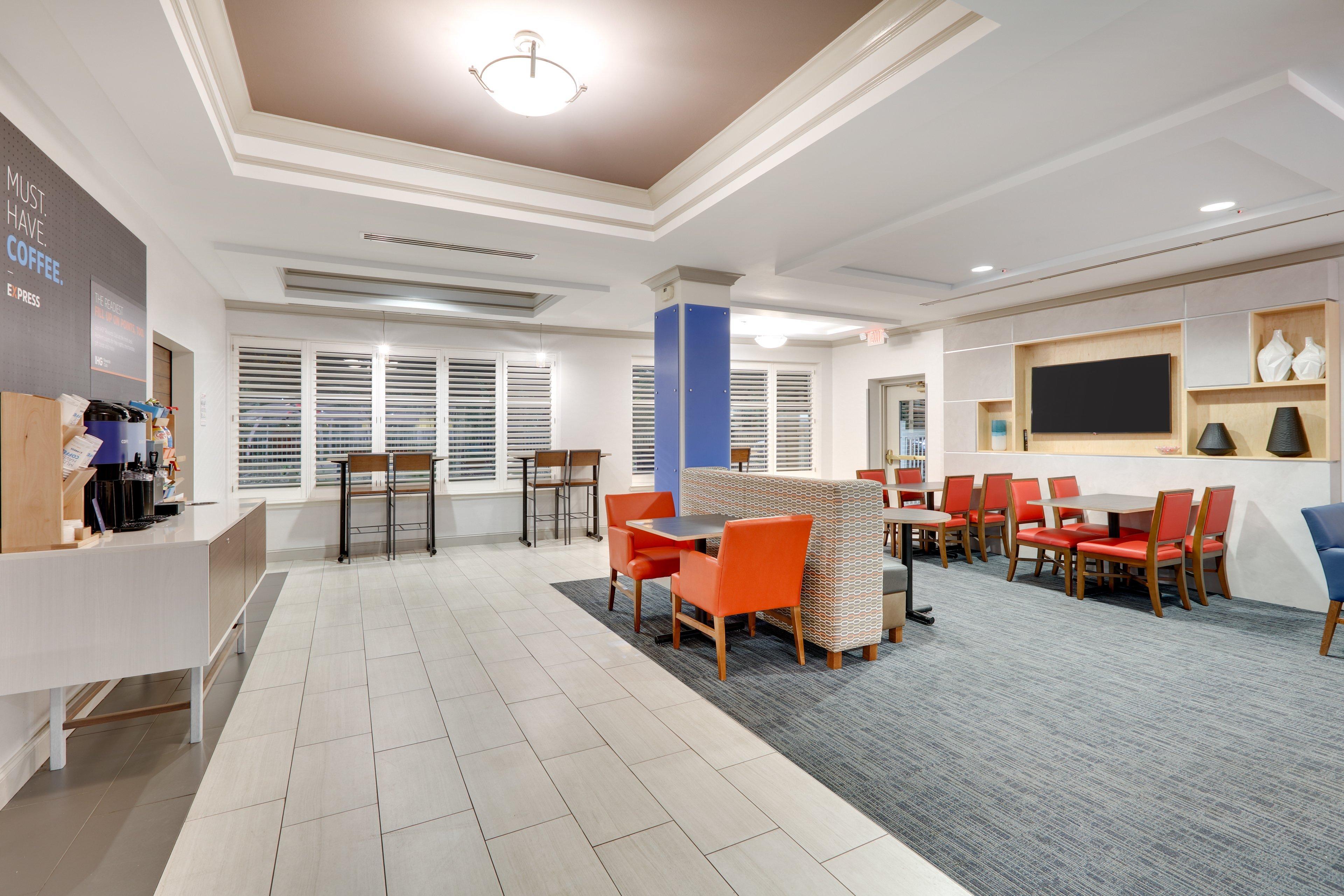 Holiday Inn Express Hotel & Suites Dublin By Ihg Eksteriør billede