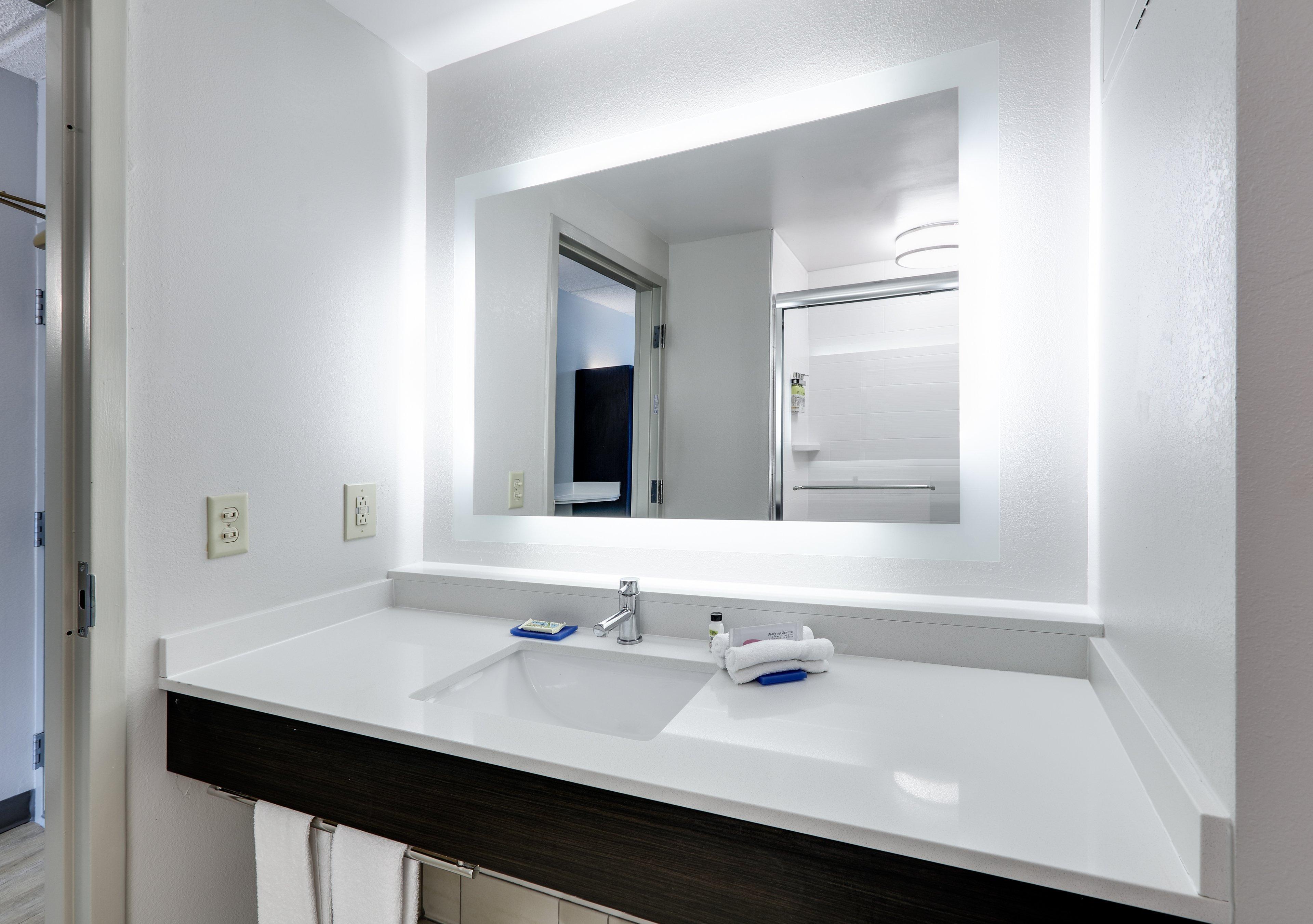 Holiday Inn Express Hotel & Suites Dublin By Ihg Eksteriør billede