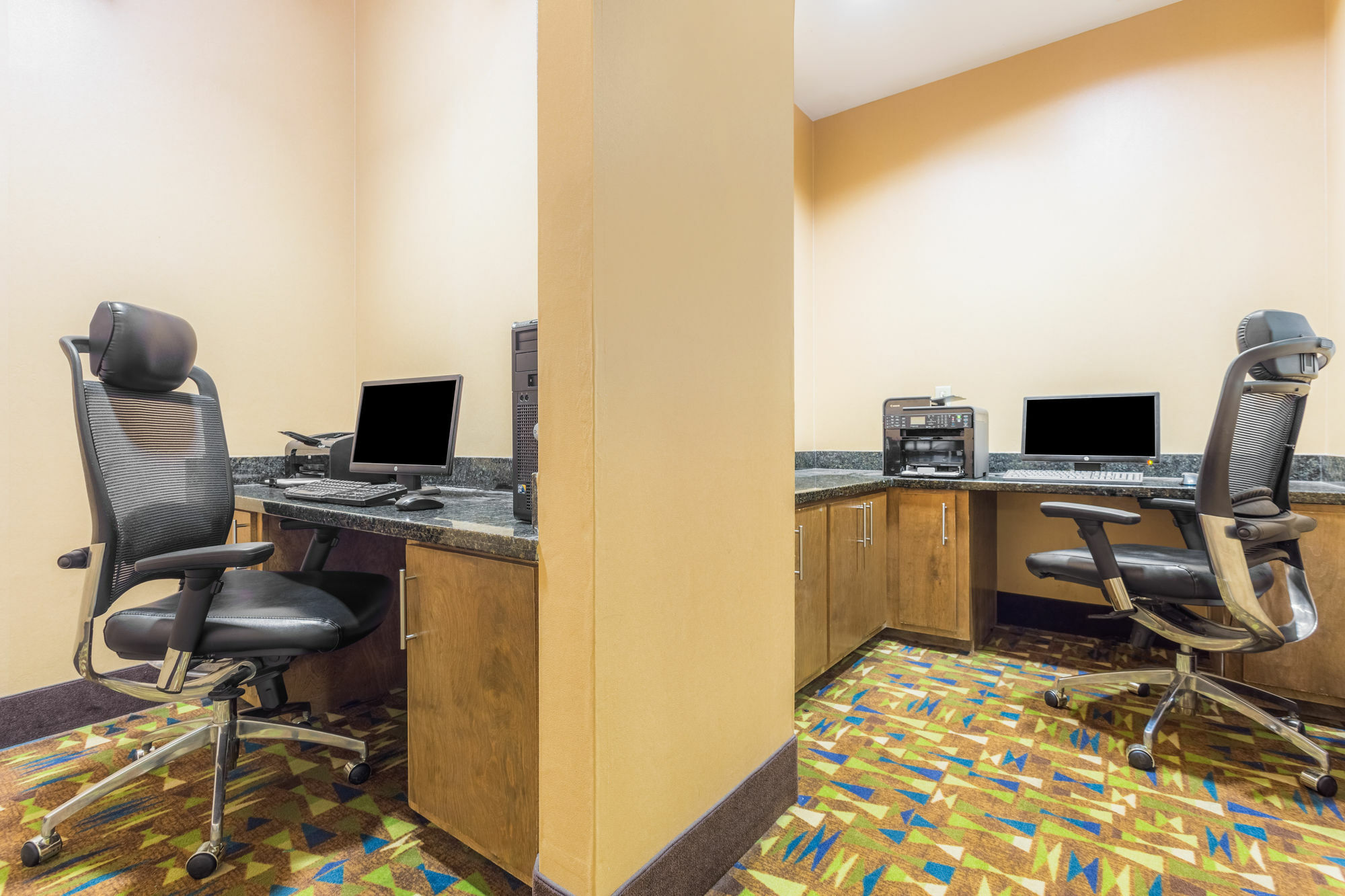 Holiday Inn Express Hotel & Suites Dublin By Ihg Eksteriør billede